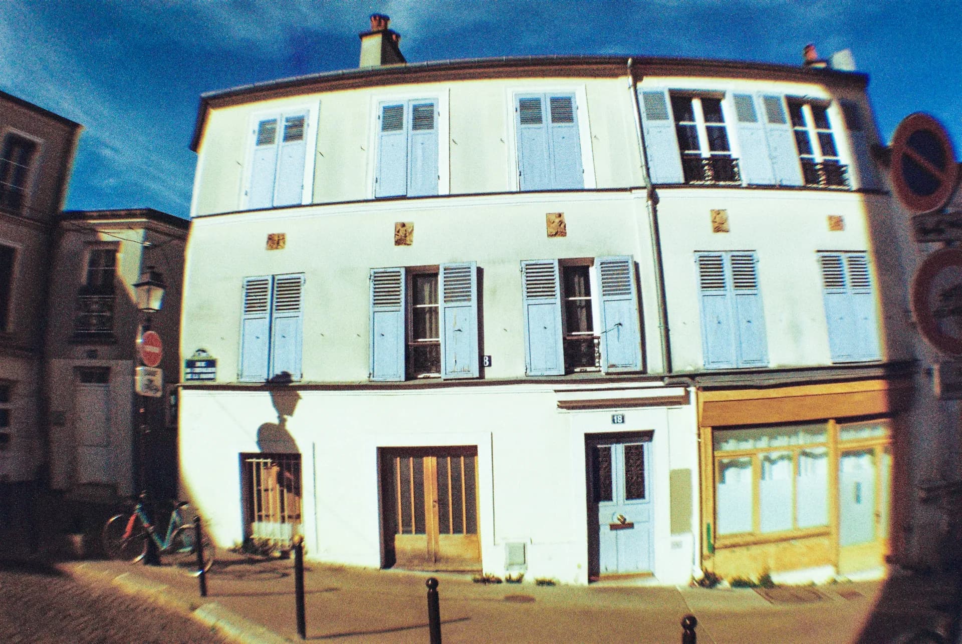 B001235 R1 26 27